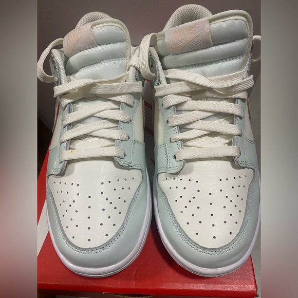 Nike dunk low barely green 8W 6,5GS - Picture 3 of 5